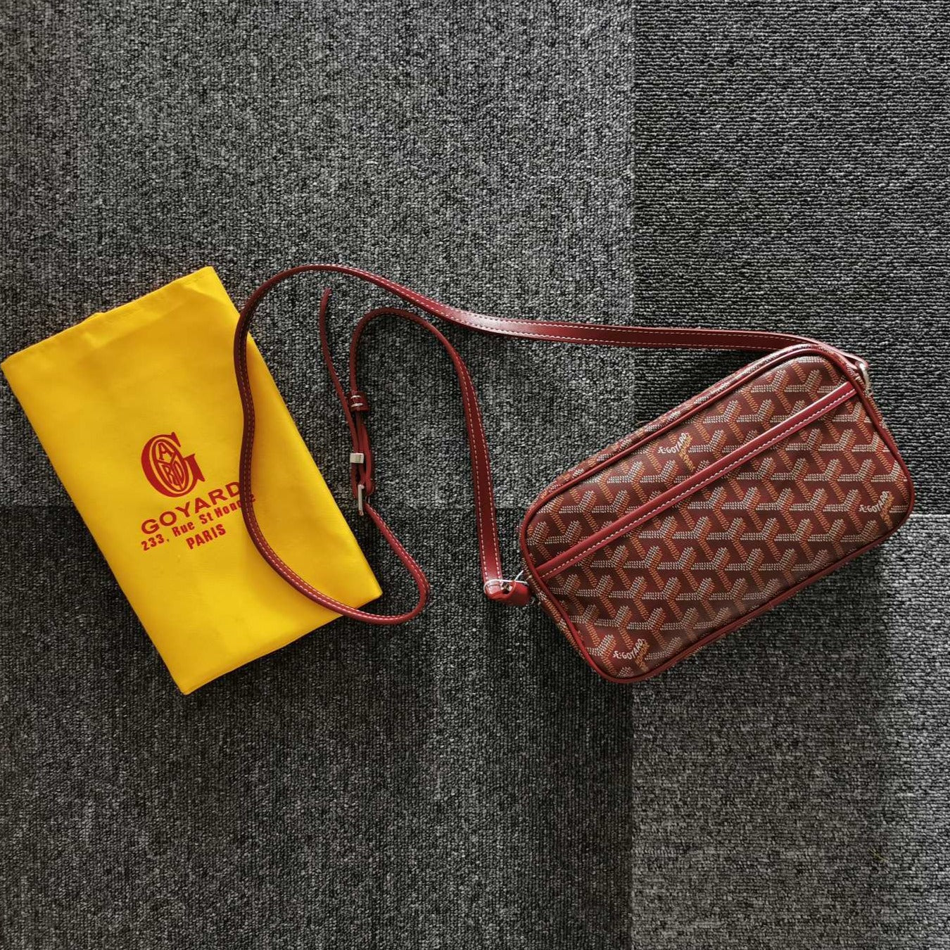 Cap-Vert Pm Bag 23cm Burgundy