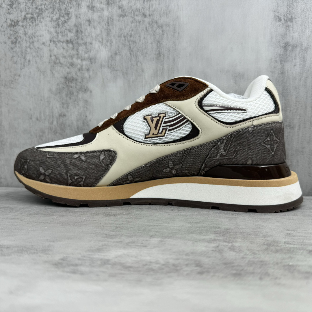 Embossed cowhide sneakers