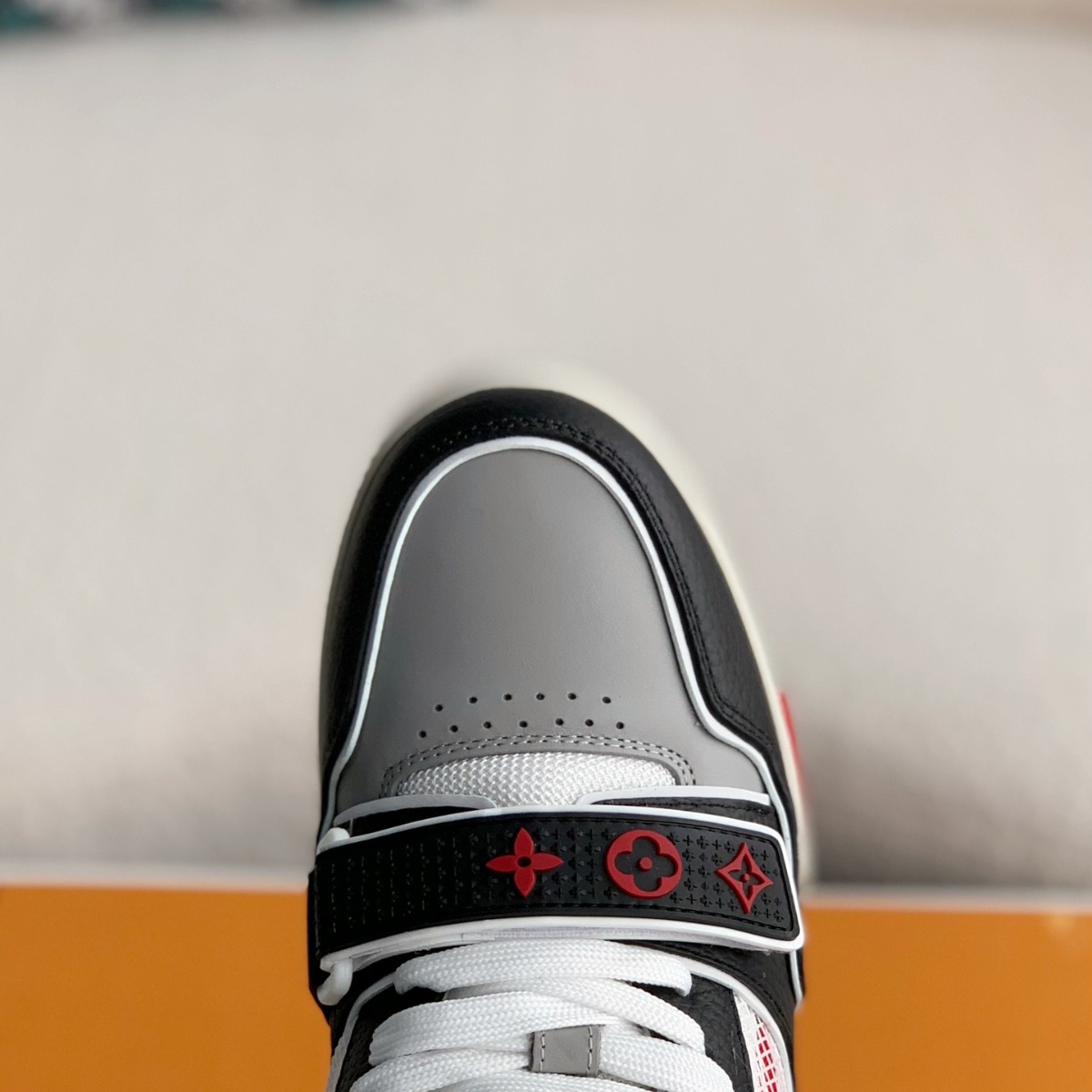 Trainer Black Red Monogram Flower