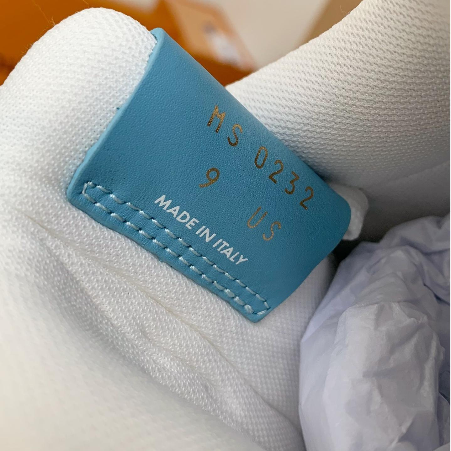 Canvas embroidered lettering sneakers