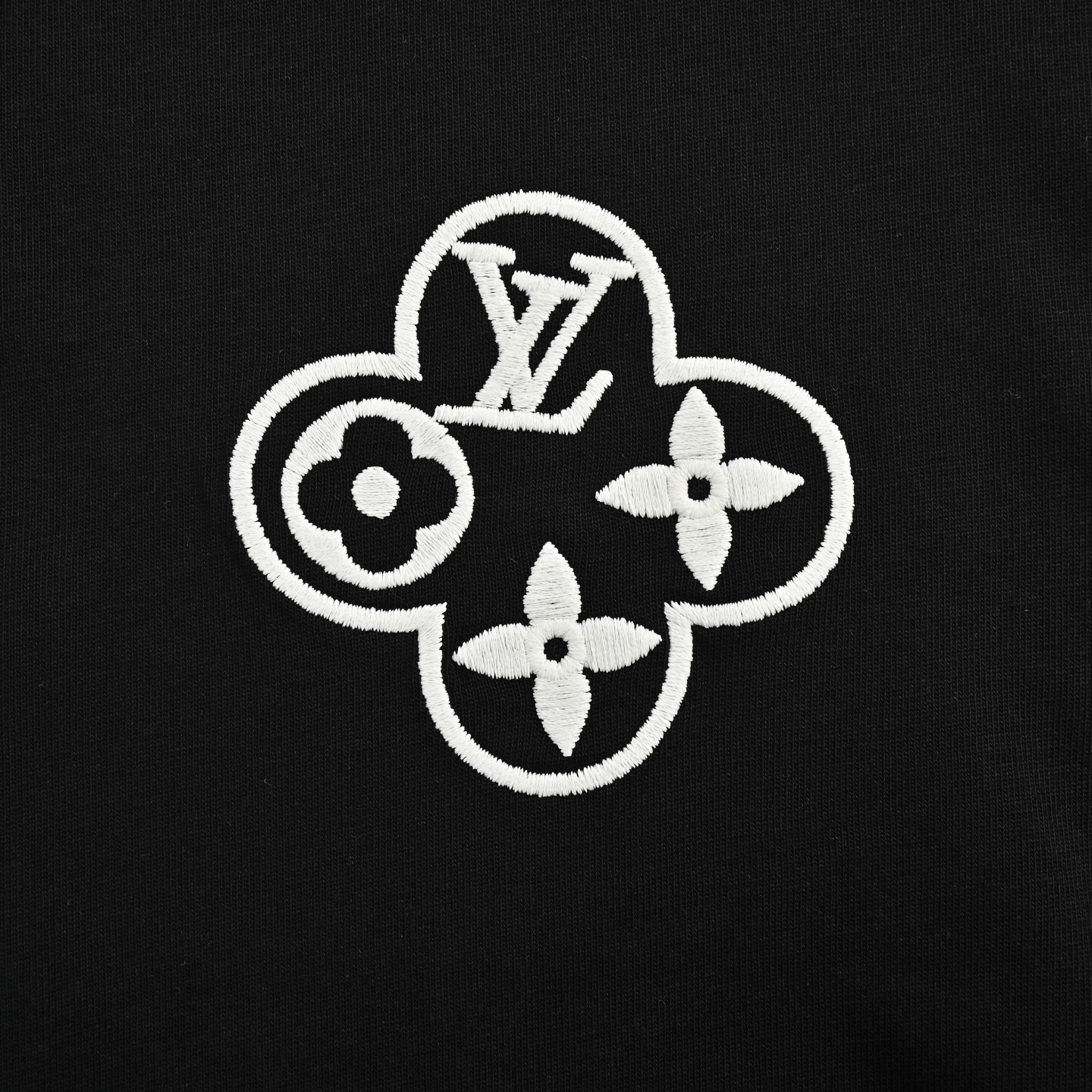 Back Chain & Circle Embroidery T-Shirt