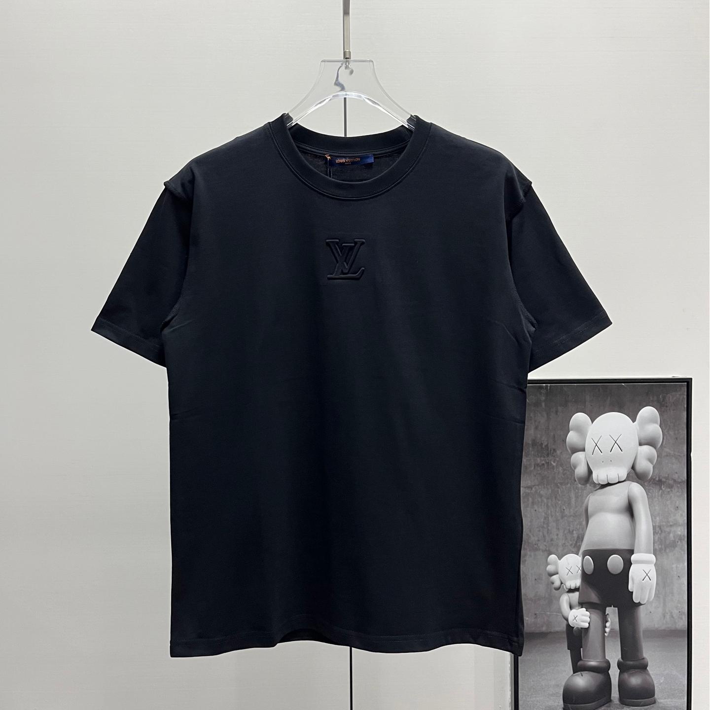 Debossed Graphic Crew Neck T-Shirt