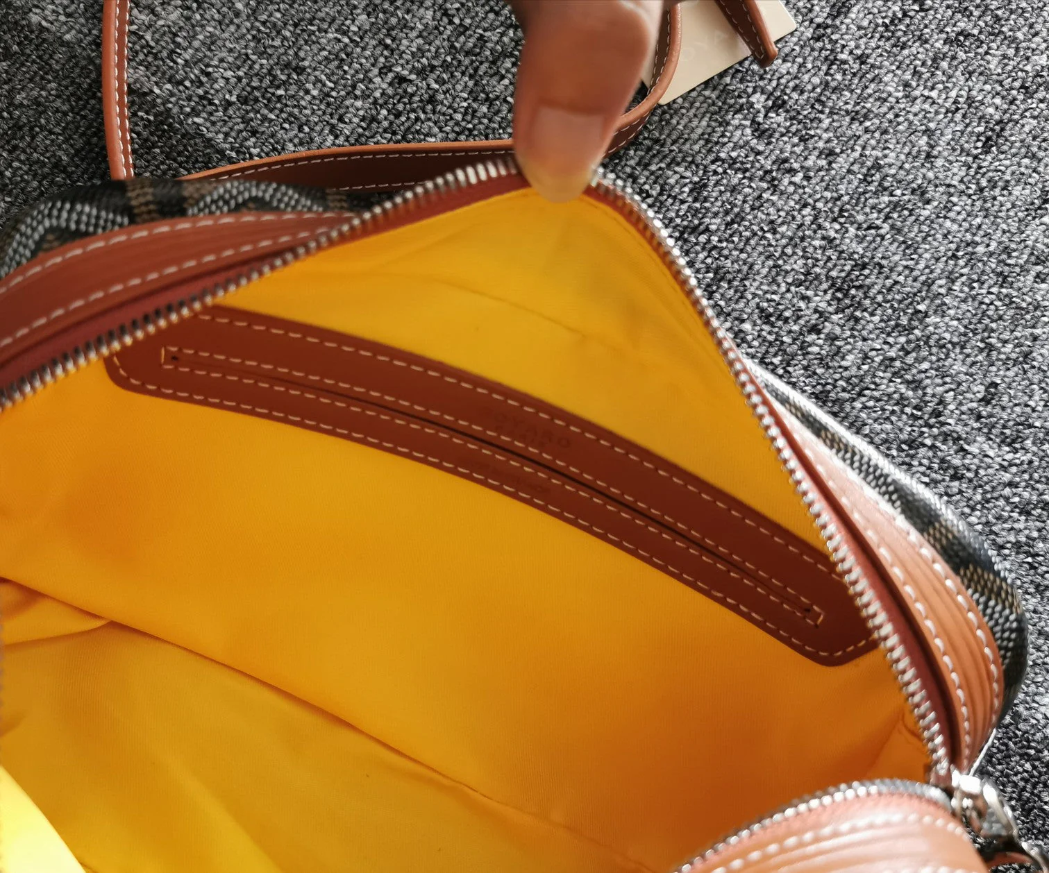 Cap-Vert Pm Bag 23cm Black Tan