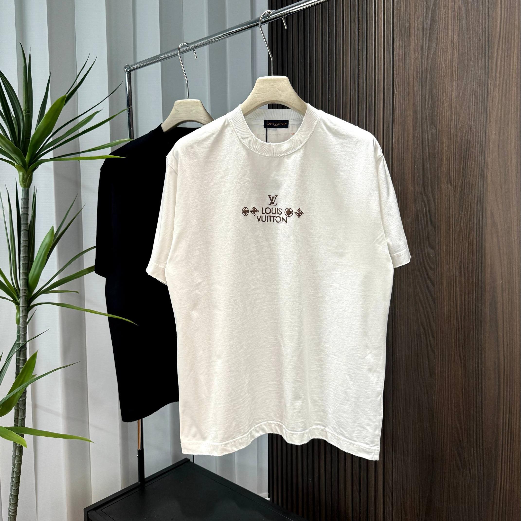 Distressed washed short-sleeved T-shirt