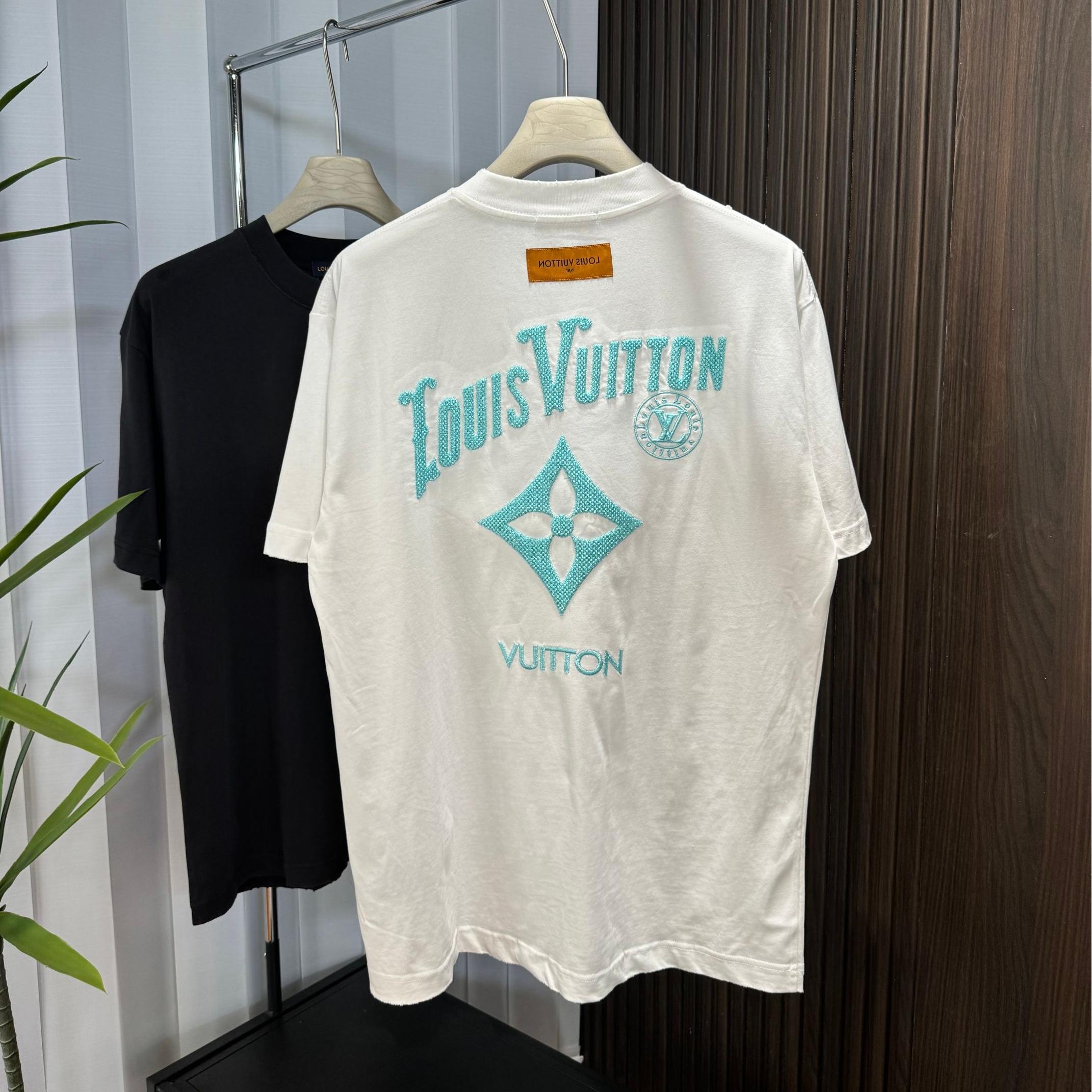 Embroidered round neck short-sleeved T-shirt