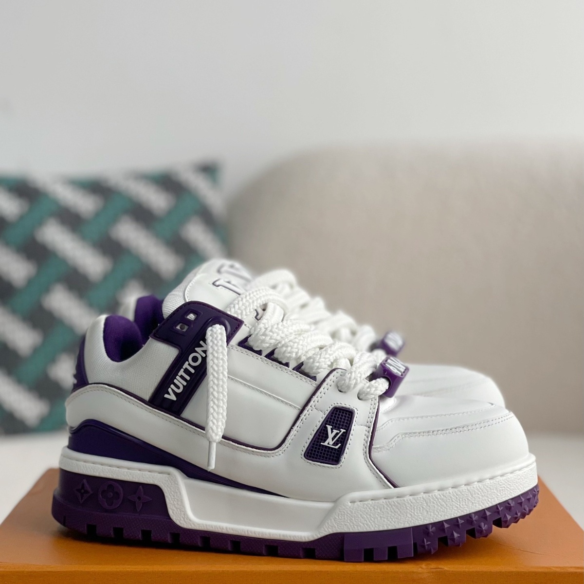 Men's Casual Sneakers (White/Purple)
