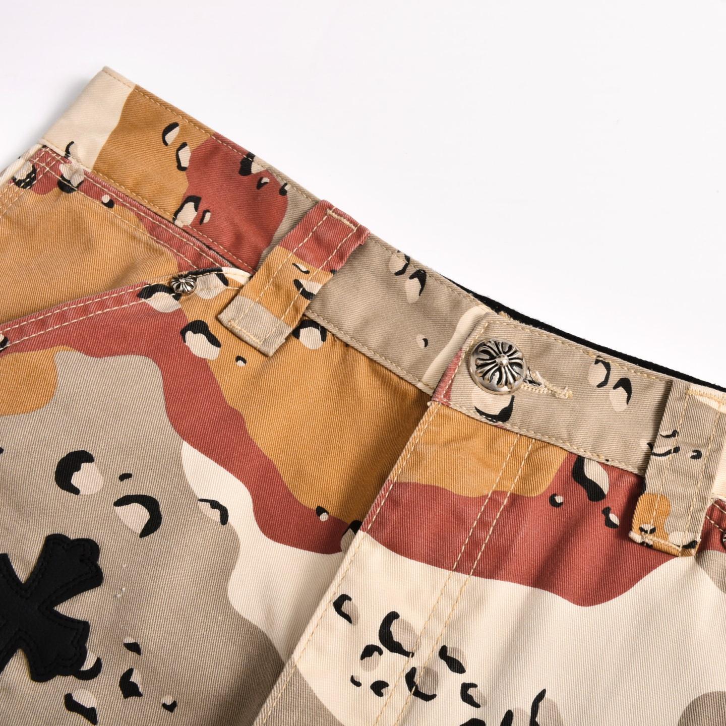 Cross camouflage shorts