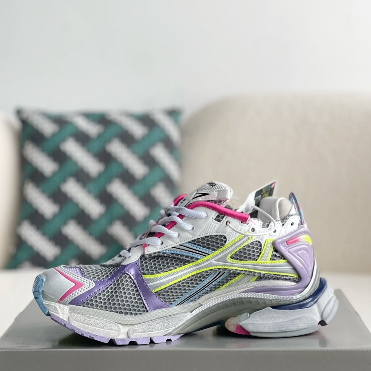 Runner rubber and mesh sneakers