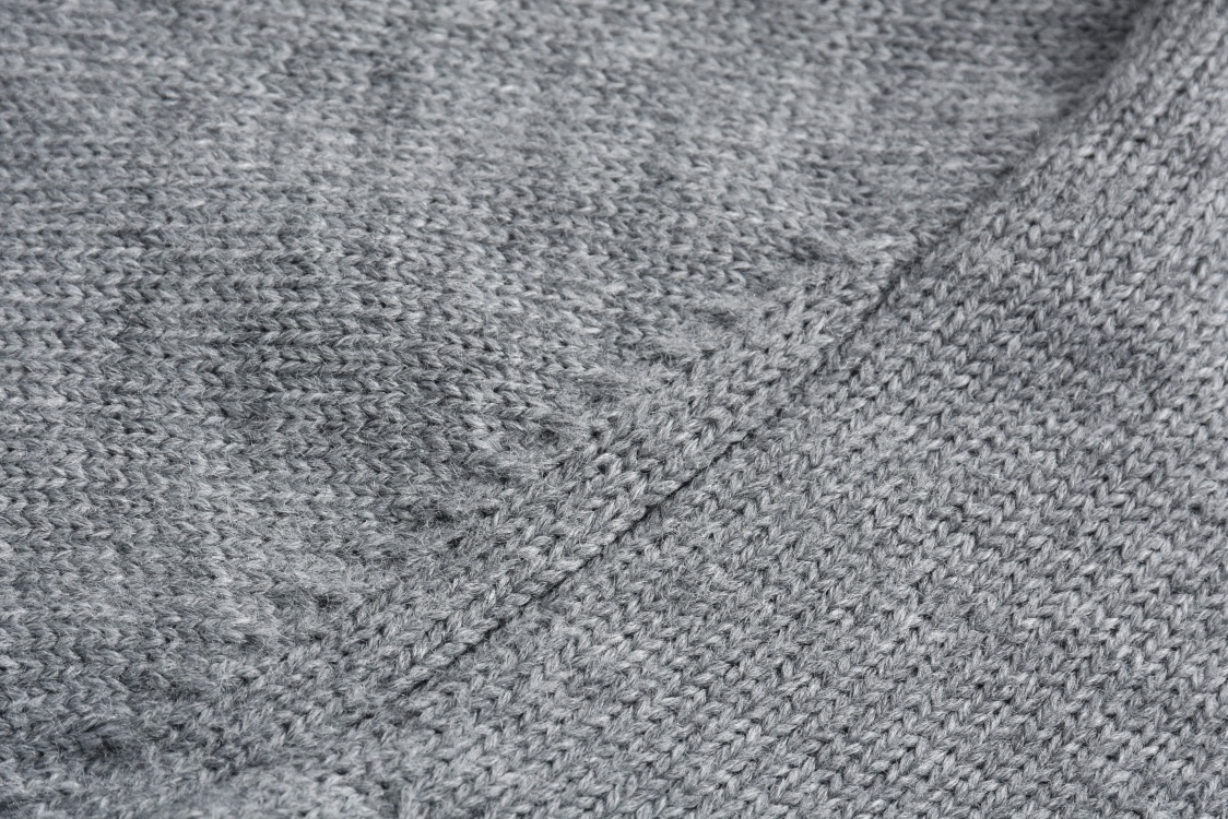 Guc 24FW intarsia lettering crew neck sweater