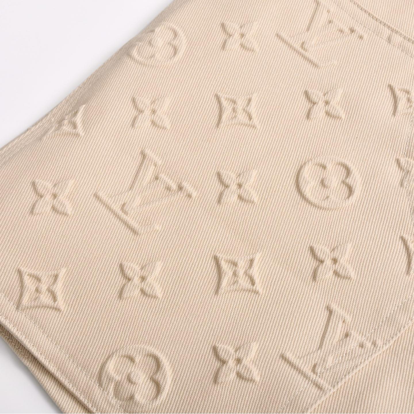 Embossed canvas shorts