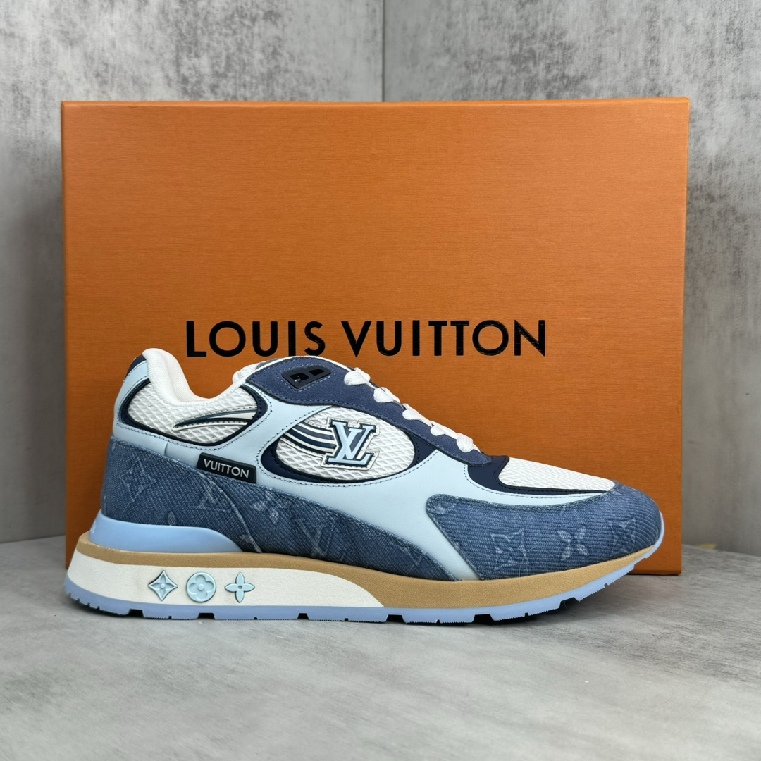 Embossed cowhide sneakers