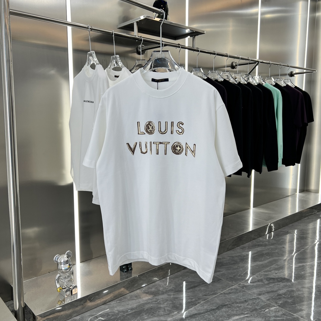 Hand-painted embroidered T-shirt