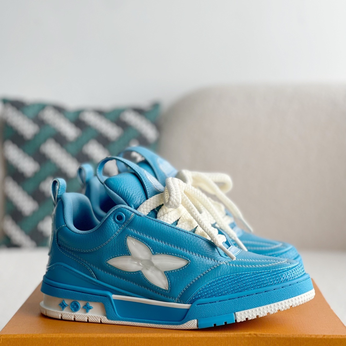 Blue men's sports shoes