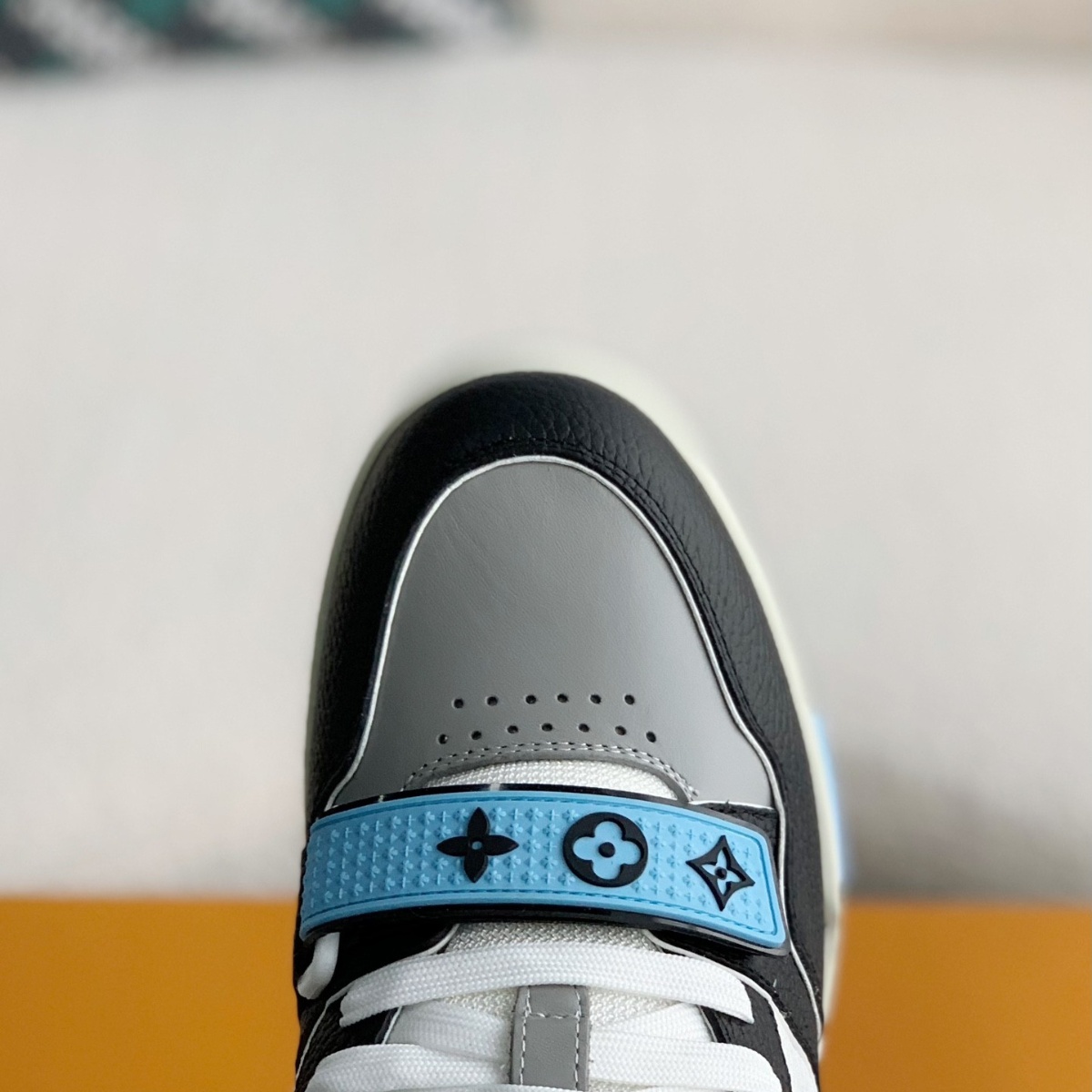 Trainer Black Blue Monogram Flower