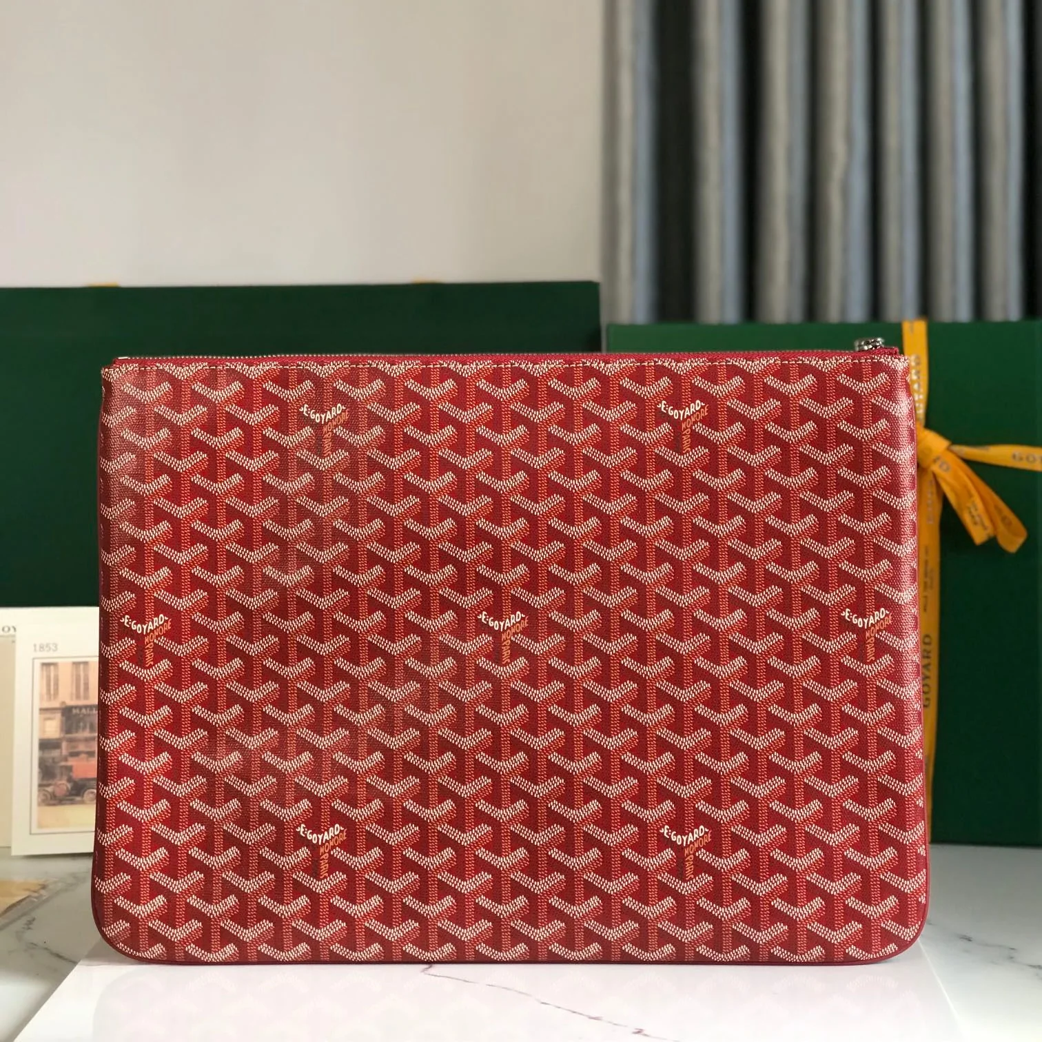 Pouch 40 In Monza Red Canvas