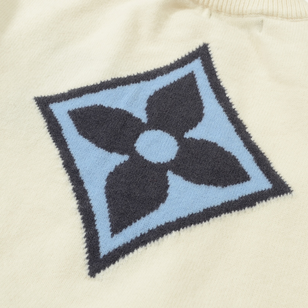 Four-Leaf Clover Sleeve Sweater