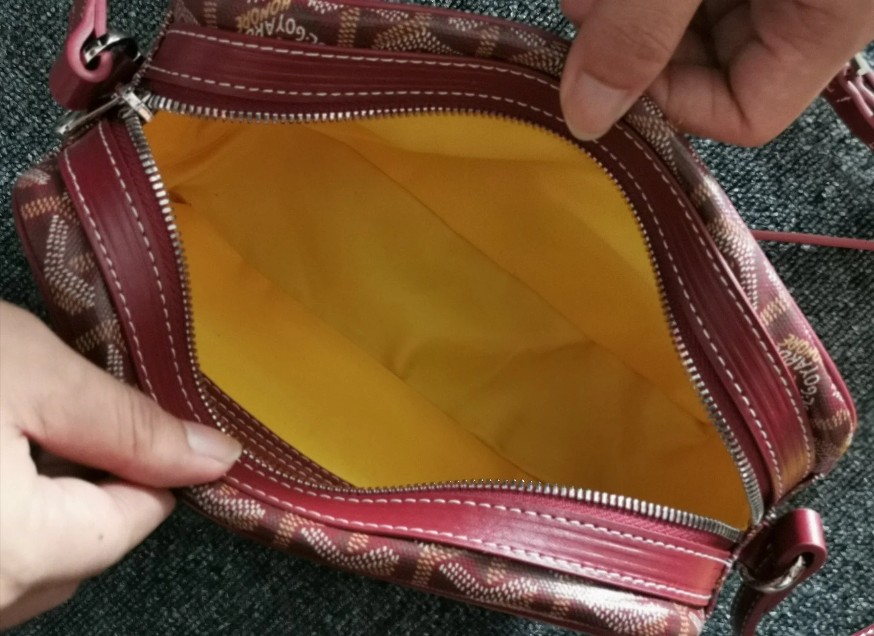 Cap-Vert Pm Bag 23cm Burgundy