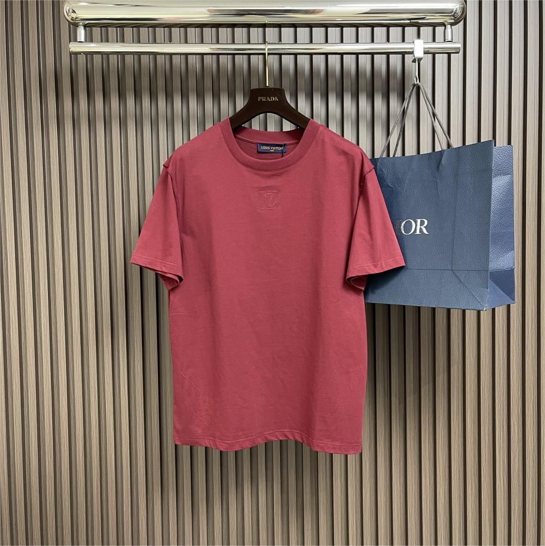 Embossed short-sleeved T-shirt