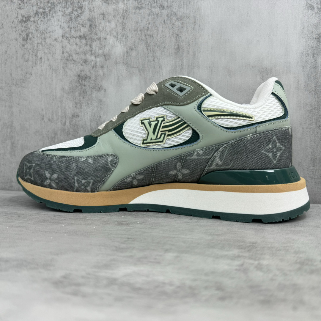 Embossed cowhide sneakers