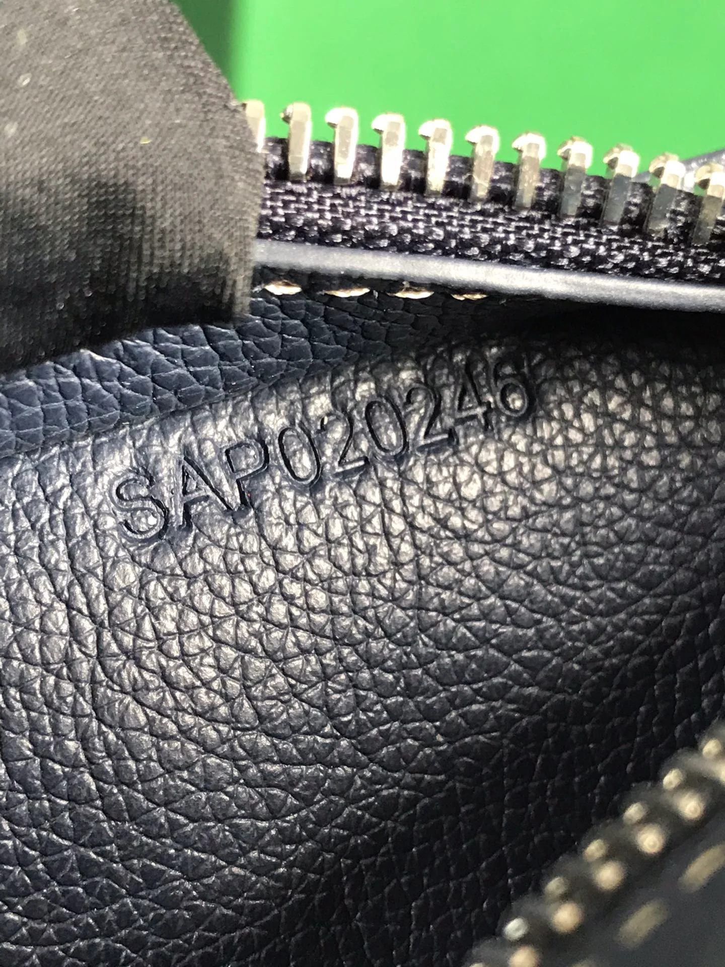 25 In Navy Blue Lambskin And Canvas