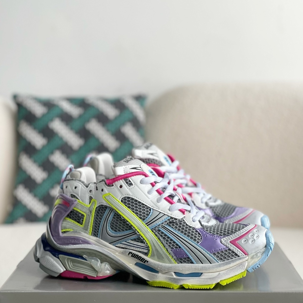 Runner rubber and mesh sneakers