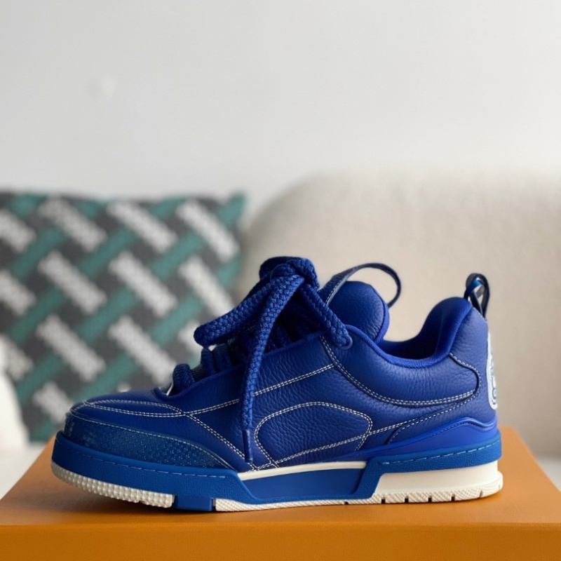 Blue skateboard sneakers