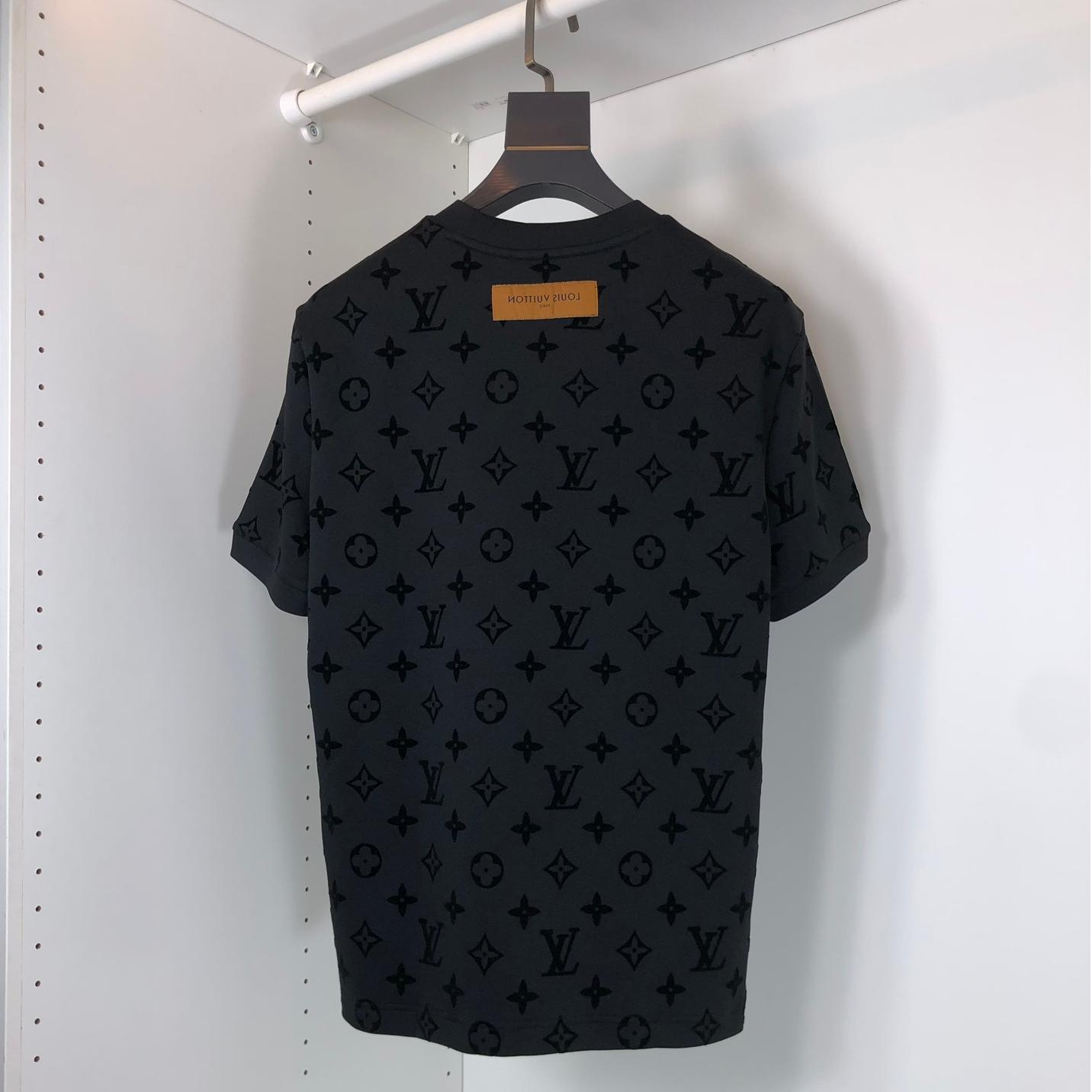 Round Neck Embroidered Short-Sleeved T shirt