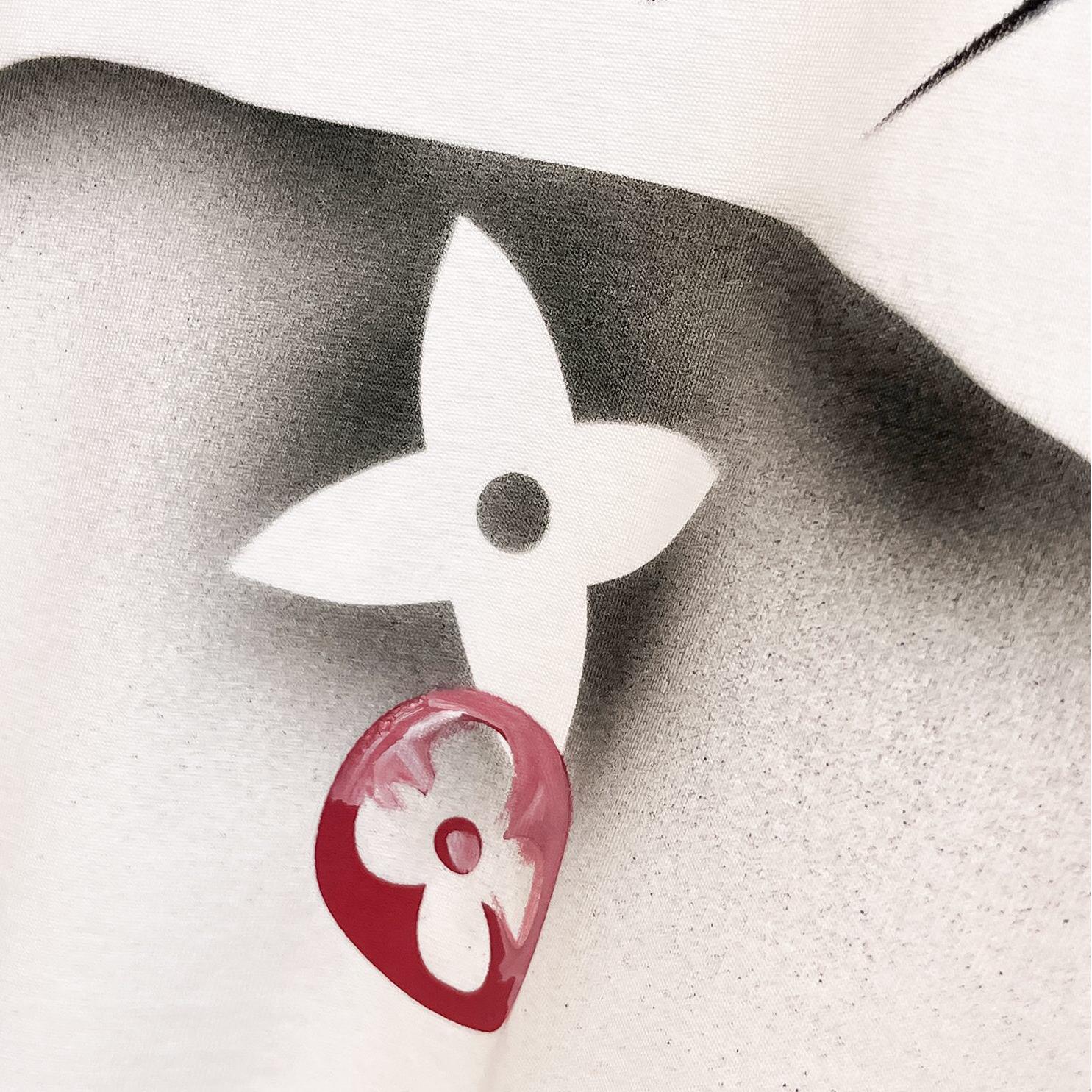 Hand-painted fashionable T-shirts