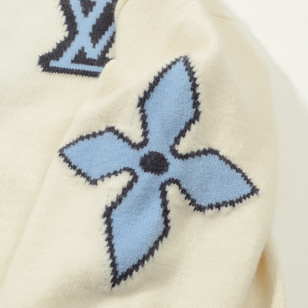 Four-Leaf Clover Sleeve Sweater