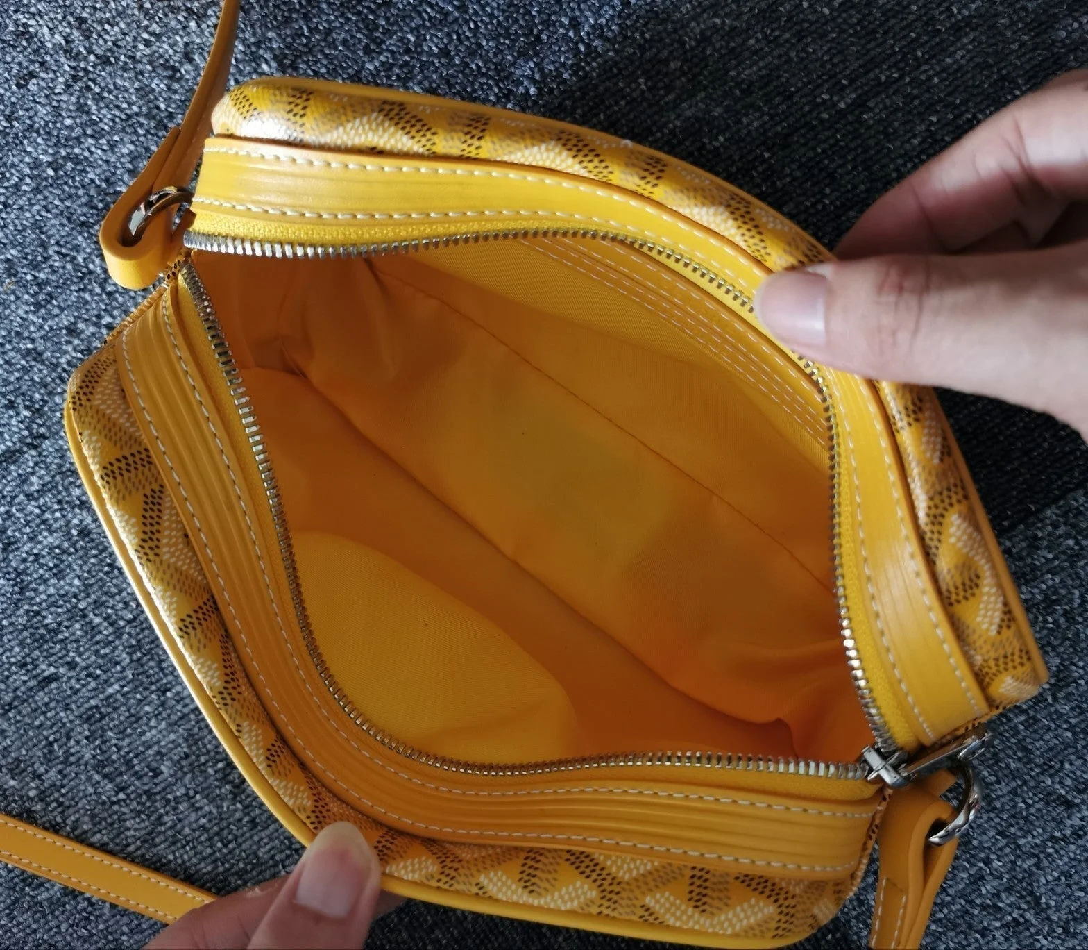 Cap-Vert Pm Bag 23cm Yellow
