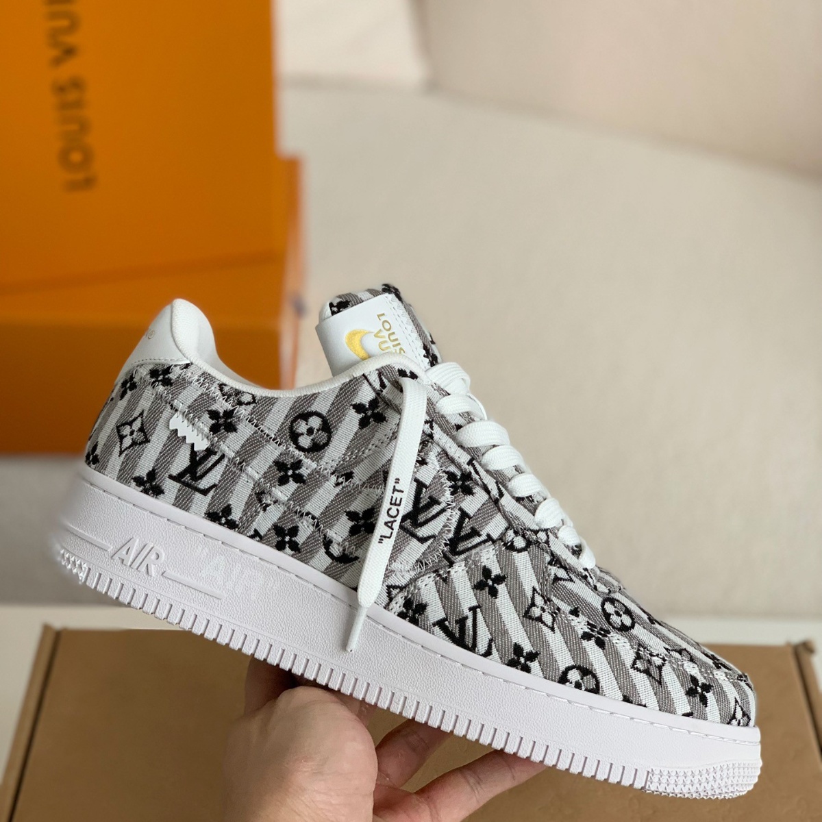 Canvas embroidered lettering sneakers