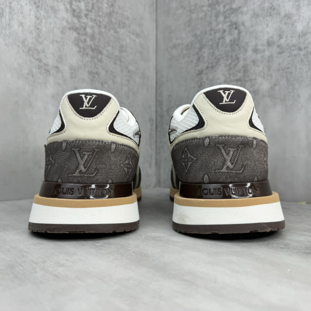 Embossed cowhide sneakers
