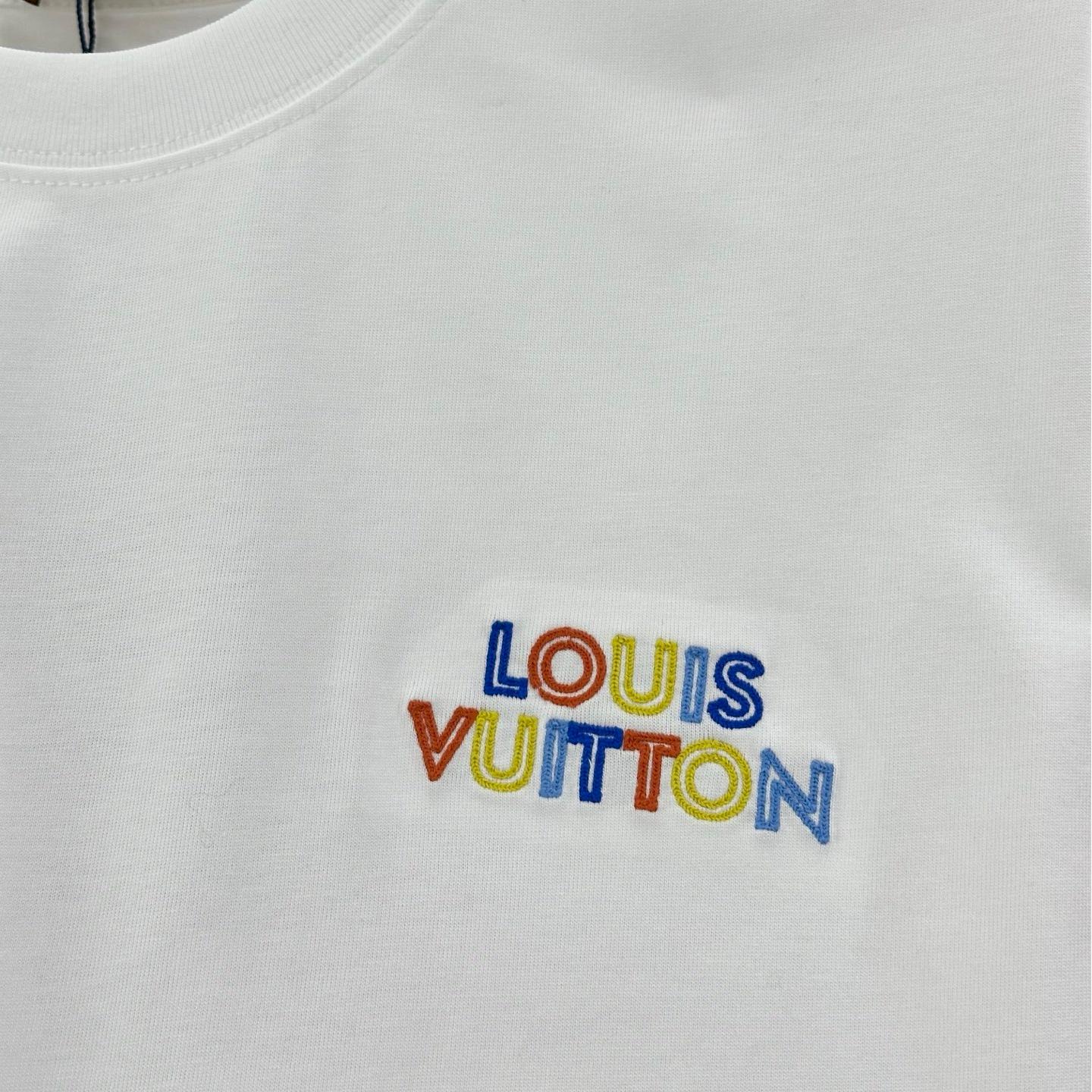 Embroidered appliqué lace T-shirt