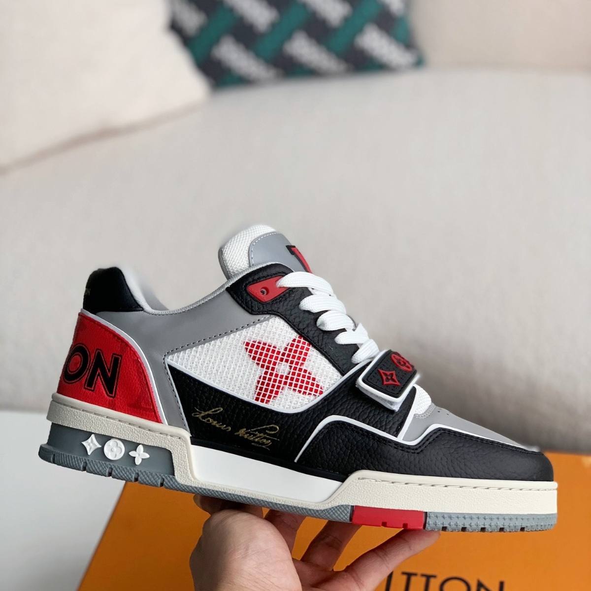 Trainer Black Red Monogram Flower