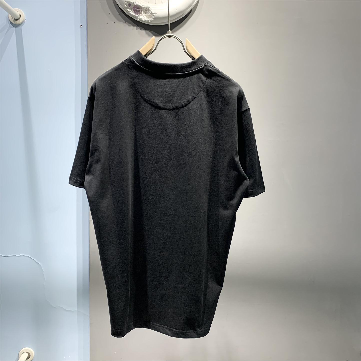 Black And White Knitted T-shirt