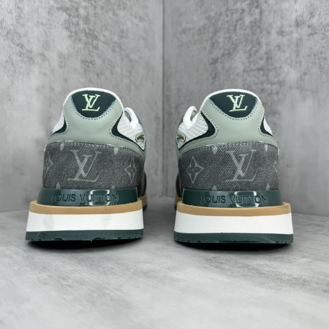 Embossed cowhide sneakers