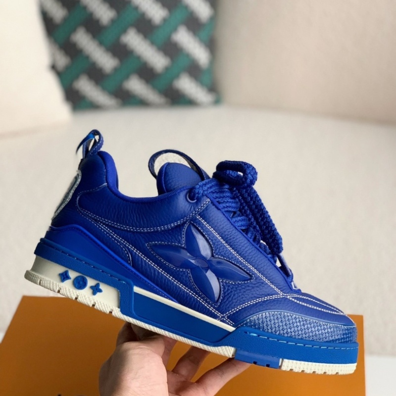 Blue skateboard sneakers