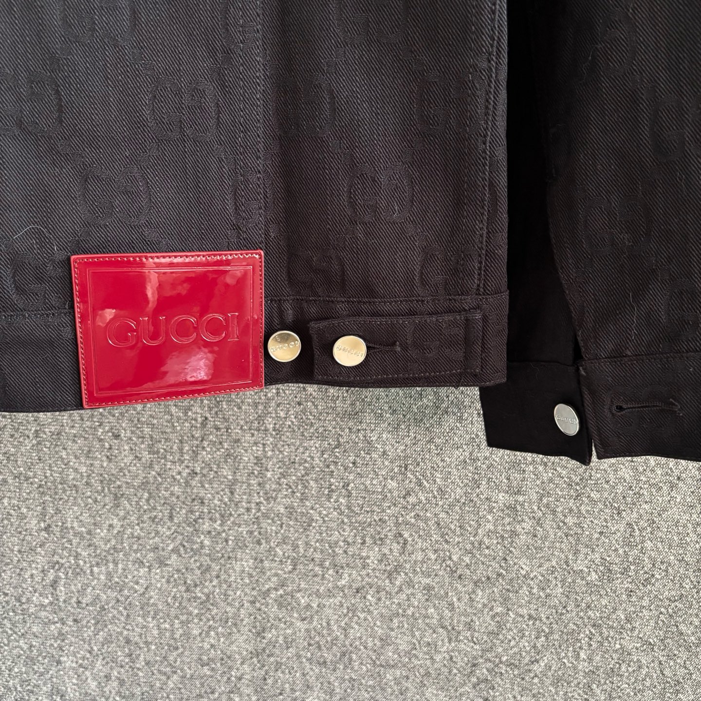 Embossed denim long-sleeved jacket