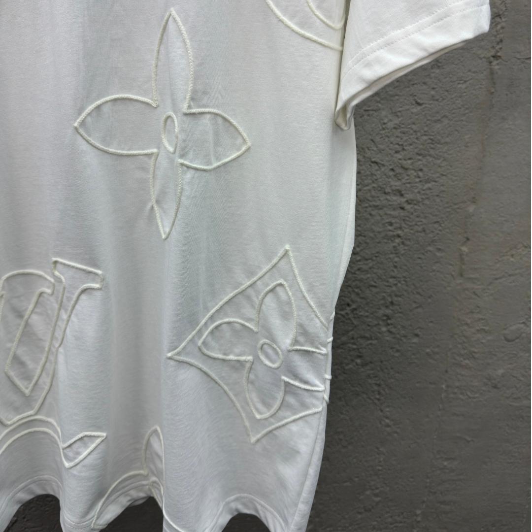Chain embroidery short-sleeved T-shirt