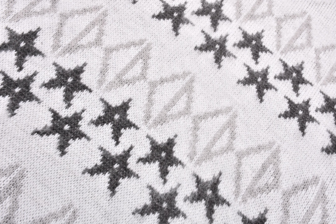 Star wool sweater