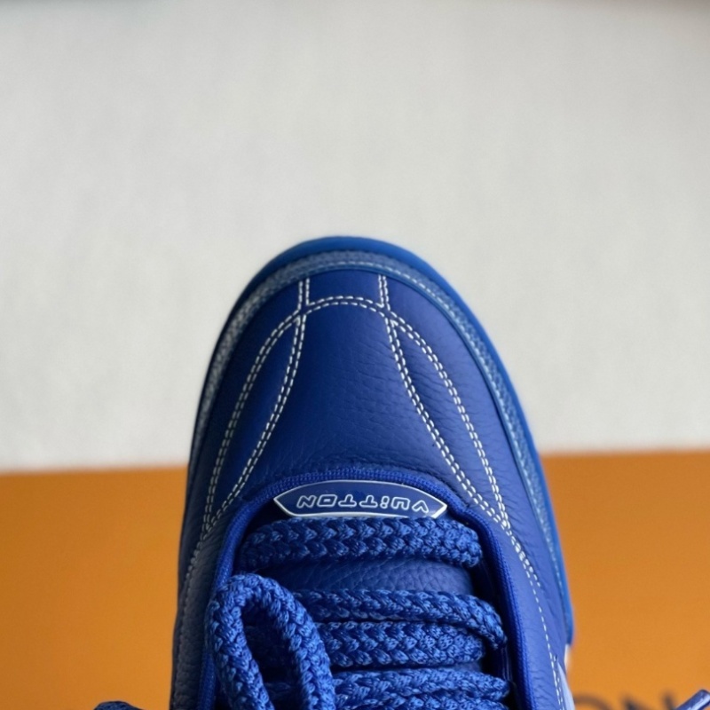 Blue skateboard sneakers