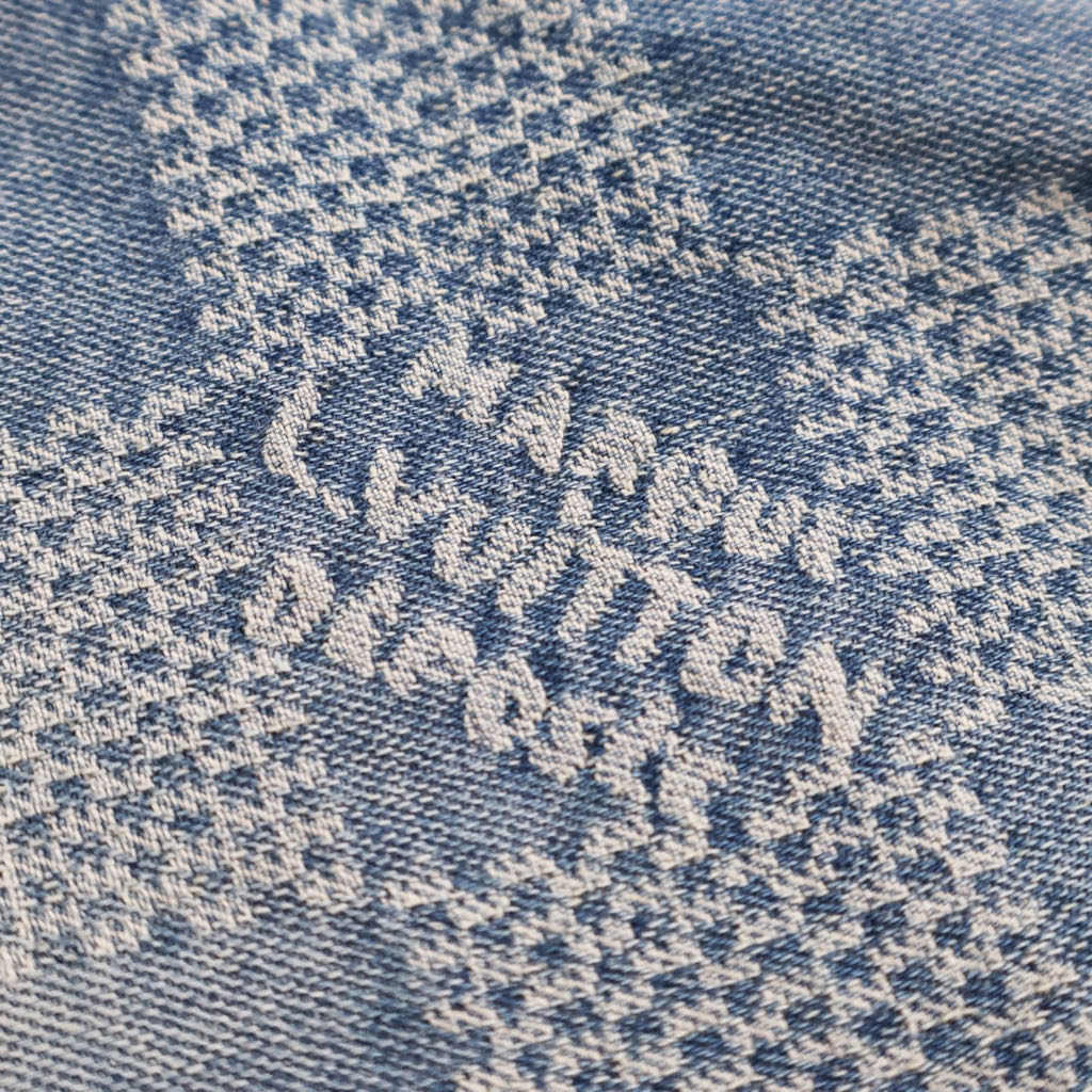 Checkered denim short-sleeved shots