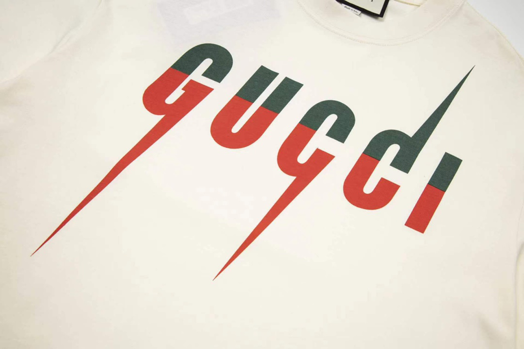 Cotton red and green short-sleeved shirt