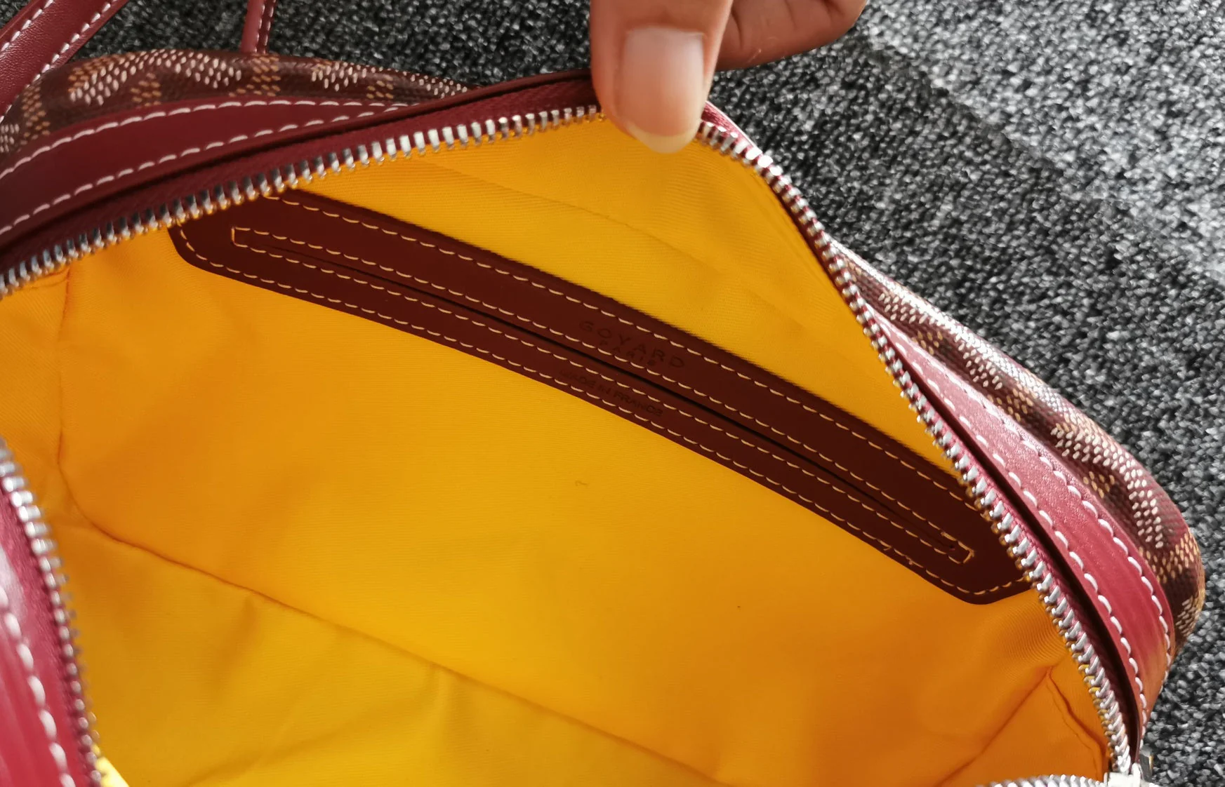 Cap-Vert Pm Bag 23cm Burgundy