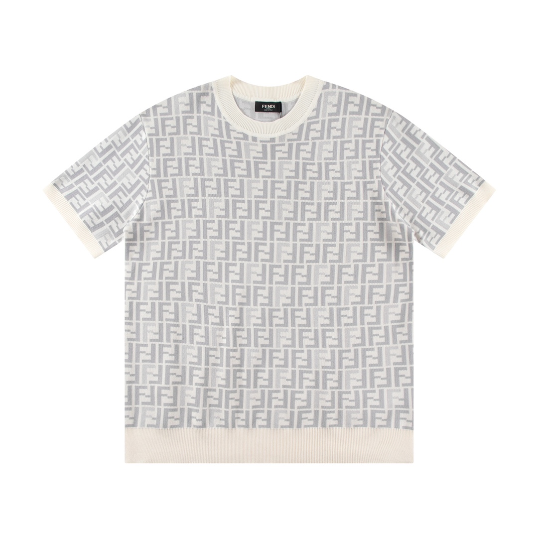 Short sleeved knitted t-shirt