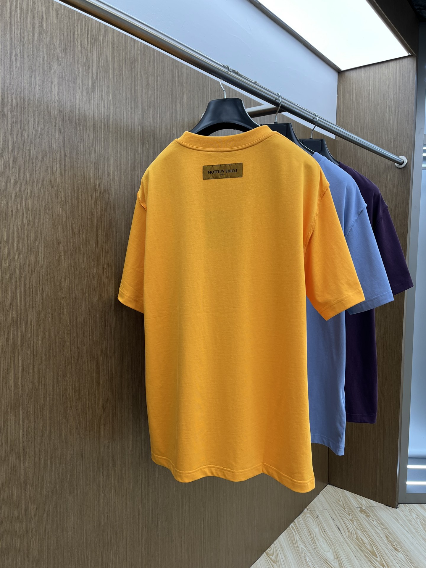 Chest Embossed Letter Short Sleeve T-Shirt