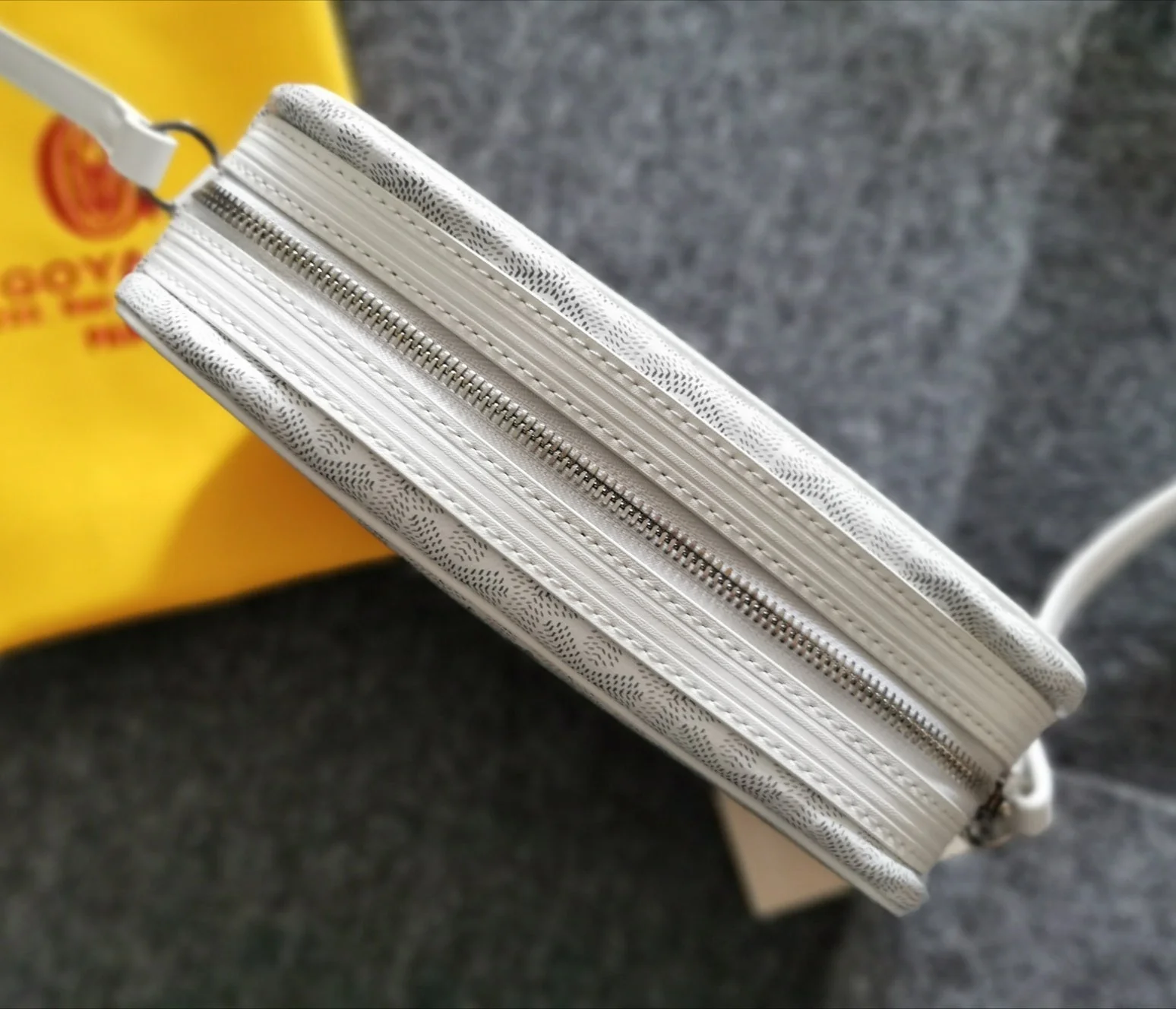 Cap-Vert Pm Bag 23cm White