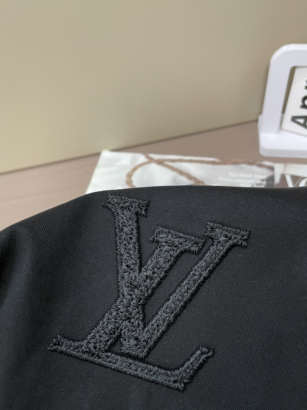 Latest short-sleeved round neck T-shirt