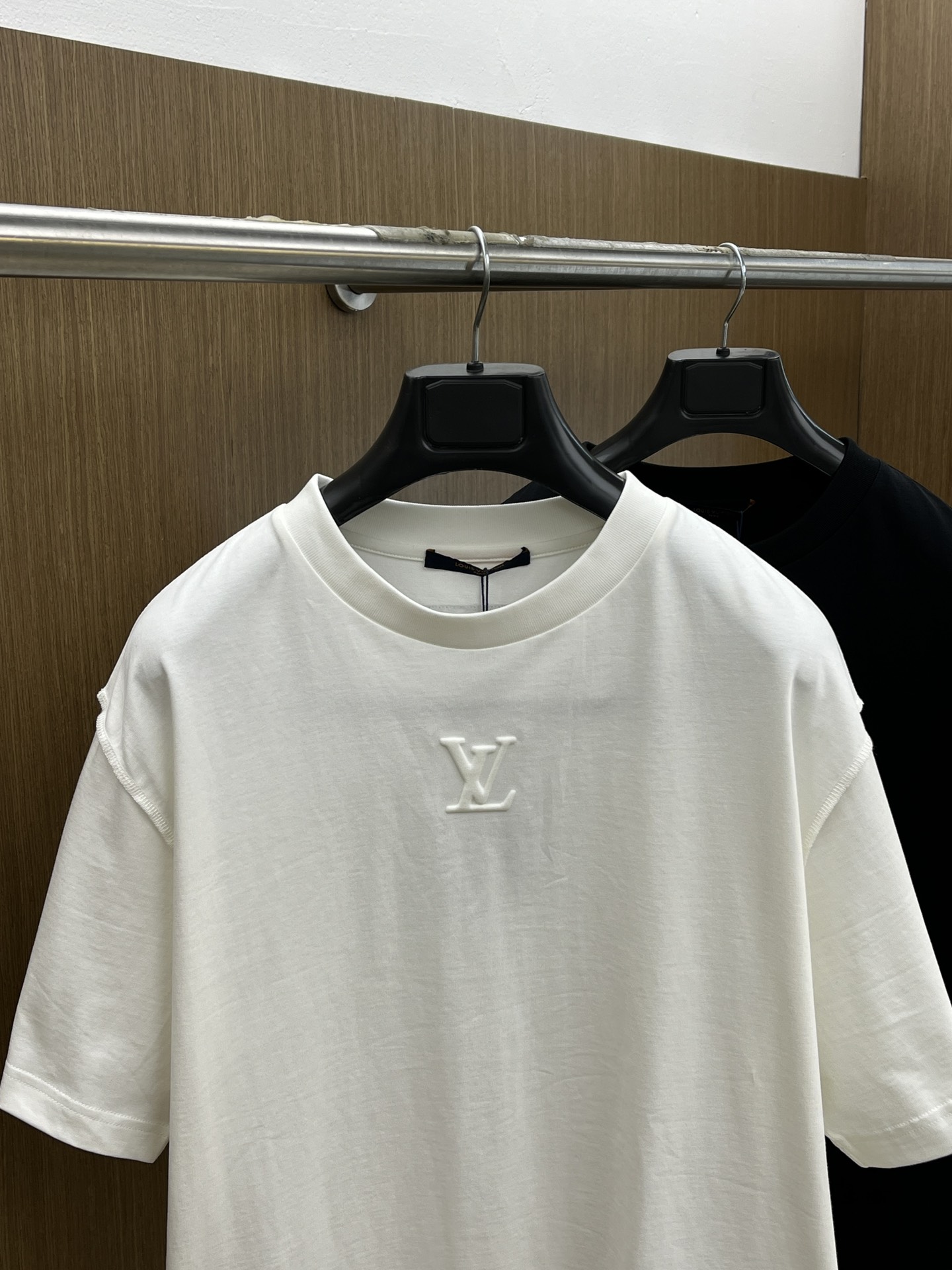 Chest Embossed Letter Short Sleeve T-Shirt