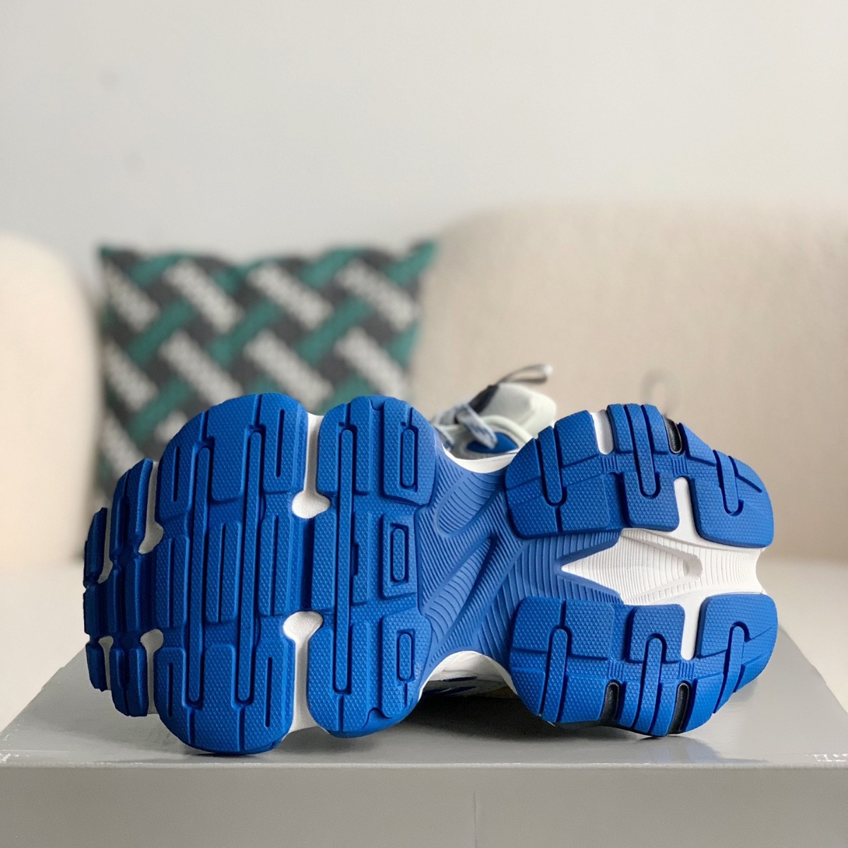 Balenciaga Cargo Sneakers in Grey/White/Blue